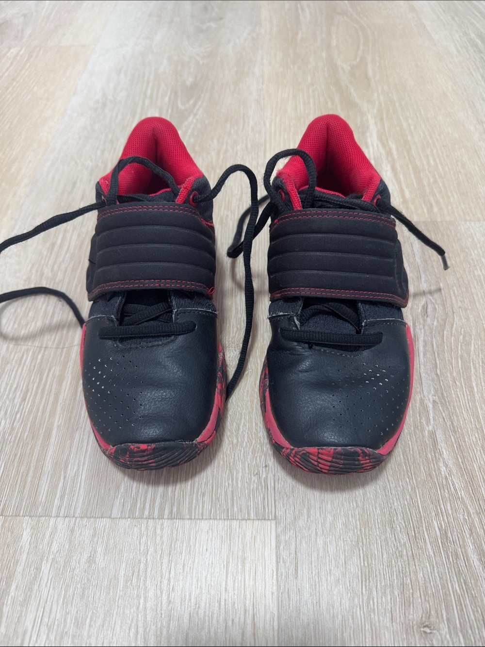 Under Armour Kids Black and Red Strap Sneakers